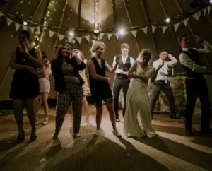 animation-danse-anniversaire-evjf-dance-to-style-495x400